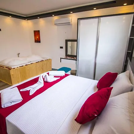 Deveci 1-2 - 2 Bedroom Holiday Villa In Kalkan